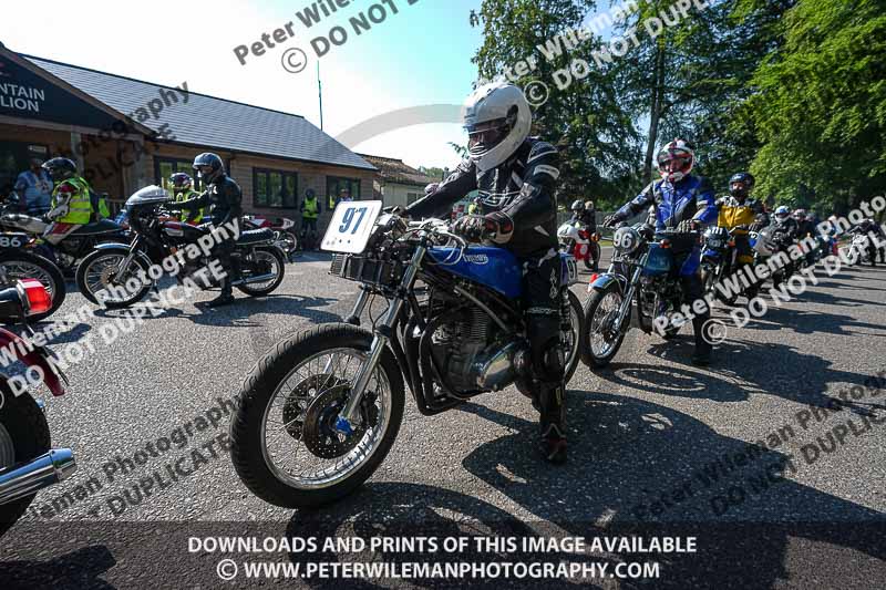 cadwell park;cadwell park photographs;cadwell trackday photographs;enduro digital images;event digital images;eventdigitalimages;peter wileman photography;racing digital images;trackday digital images;trackday photos